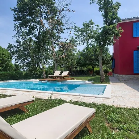 Vila Parun Villa *